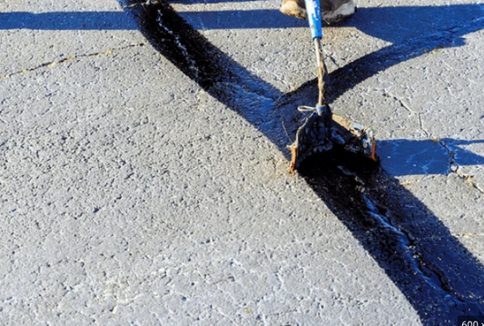 NJ HOA Asphalt Crack Filling